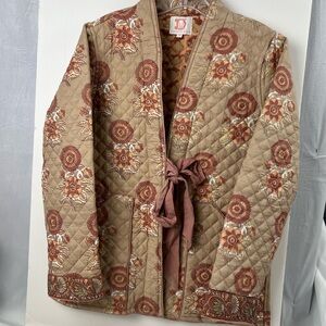 Victoria Dunn Quilted Jacket Taupe with Pink Accents NWOT Women’s Size Medium
